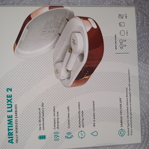 WIRELESS EAR BUDS White color metallic compact charging case AIR Pod NEW - Picture 3 of 12